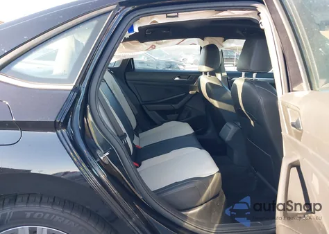 2019 Volkswagen Jetta 1.4T R-Line/1.4T S/1.4T Se z USA, uszkodzony, nr VIN 3VWC57BU7KM100066